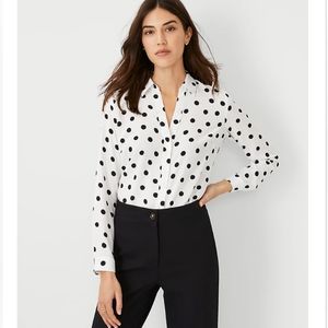 Ann Taylor dotted essential shirt M
